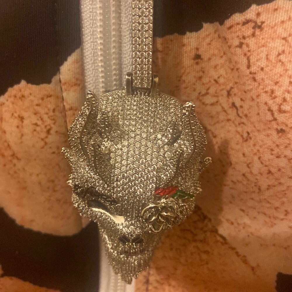 Diamond hip hop chain skull chain